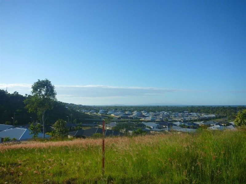 13 Harrier Court, Bushland Beach QLD 4818