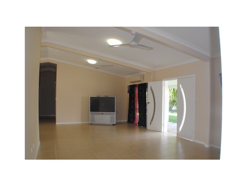 10 Fanning Court, Balgal Beach QLD 4816