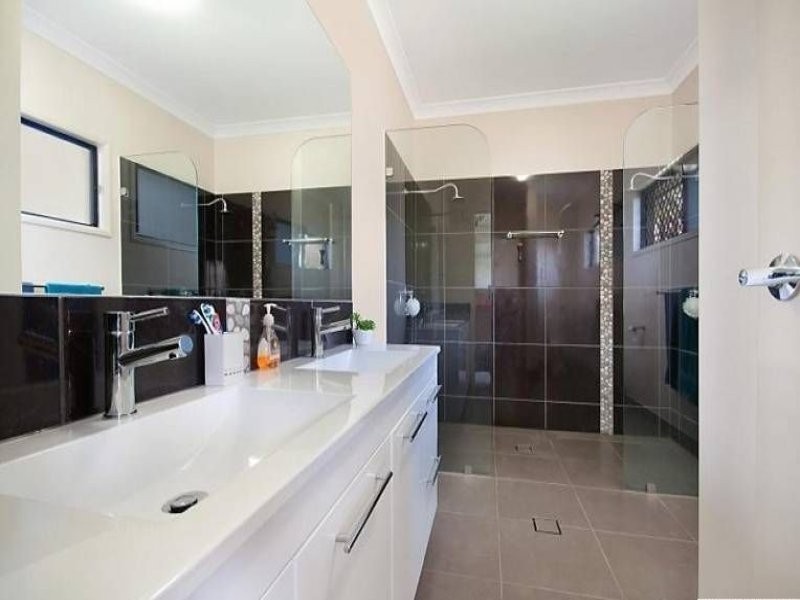 13 Britomart Street, Bushland Beach QLD 4818