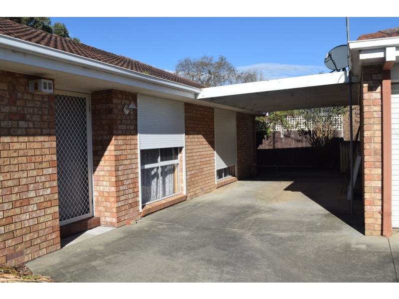 2/4 Centenary Drive, Trafalgar VIC 3824