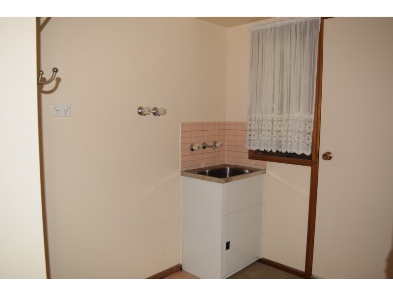 2/4 Centenary Drive, Trafalgar VIC 3824