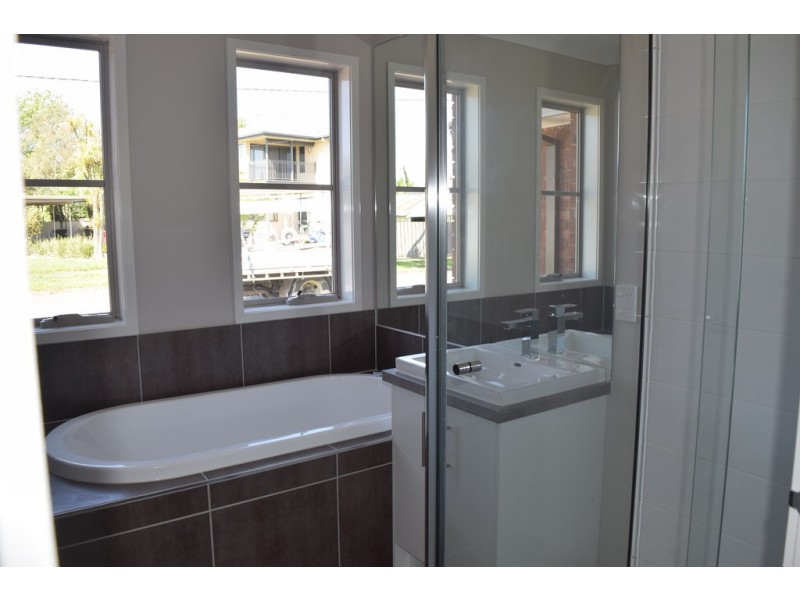 1A Summerlea Street, Trafalgar VIC 3824