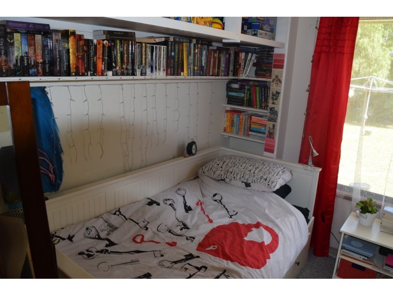 8 School Road, Willow Grove VIC 3825