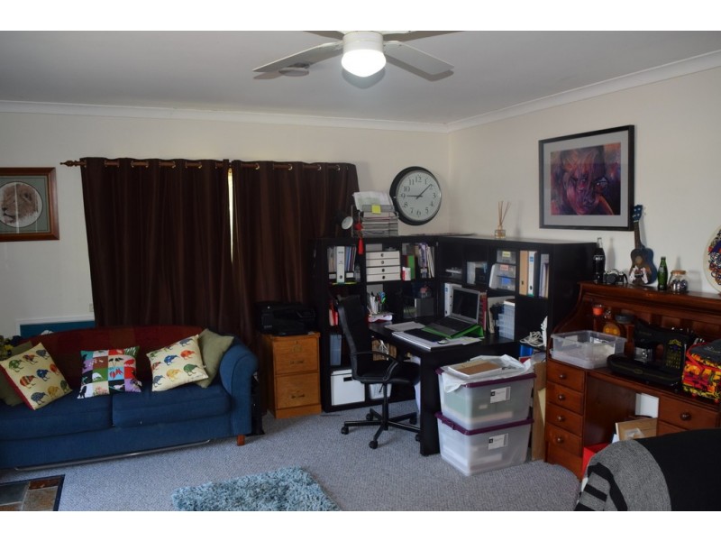 8 School Road, Willow Grove VIC 3825