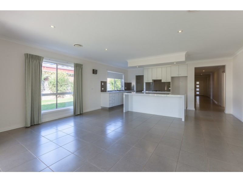 3 Carnegie Court, Trafalgar VIC 3824