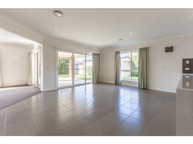 3 Carnegie Court, Trafalgar VIC 3824