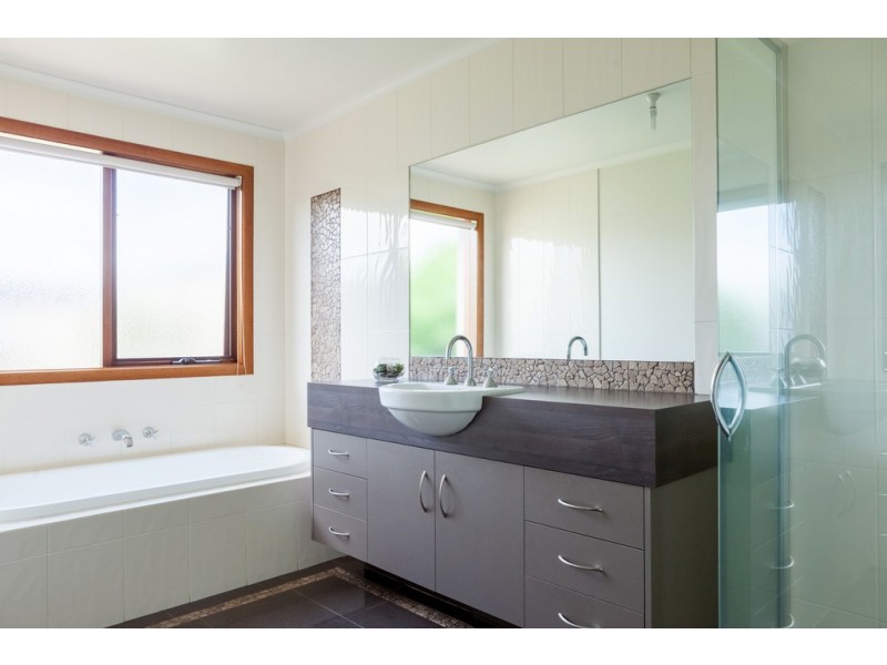 26 Parkside Drive, Moe VIC 3825