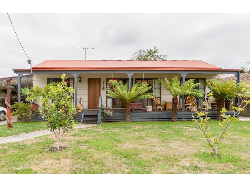 13 Centenary Drive, Trafalgar VIC 3824