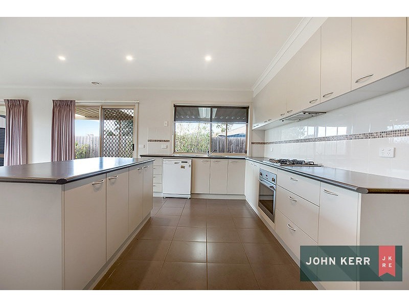 31 Vincent Boulevard, Trafalgar VIC 3824