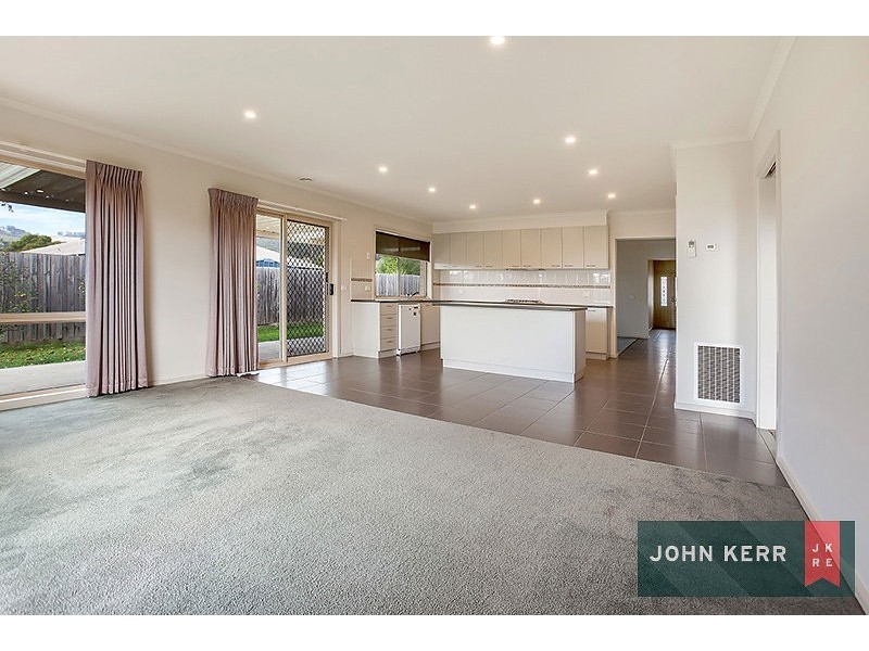 31 Vincent Boulevard, Trafalgar VIC 3824