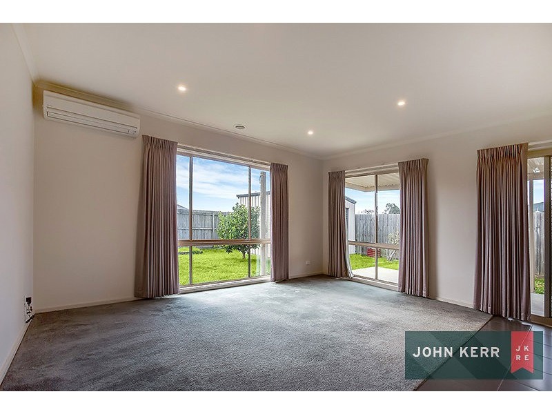 31 Vincent Boulevard, Trafalgar VIC 3824