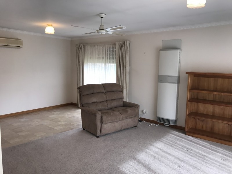 2/13 Holland Court, Trafalgar VIC 3824