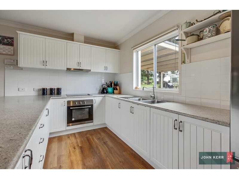 13B McDonalds Track, Narracan VIC 3824