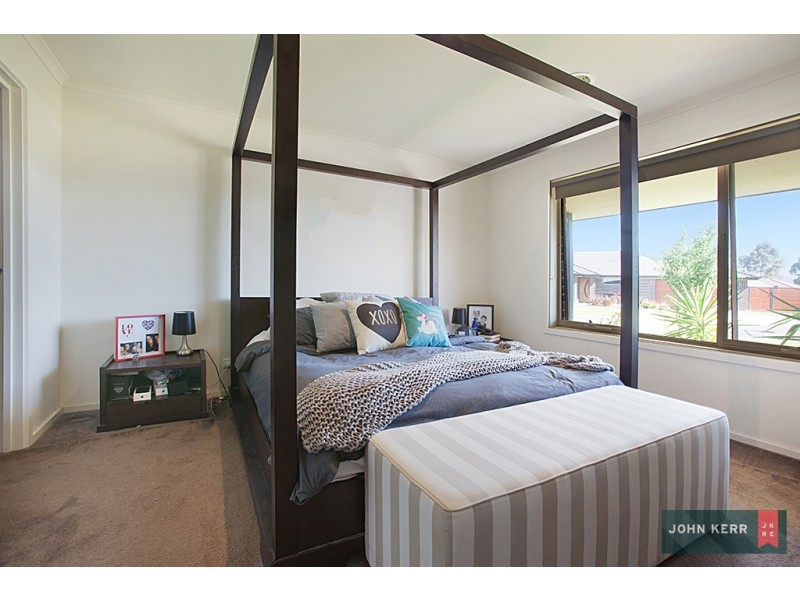 14 Vincent Boulevard, Trafalgar VIC 3824