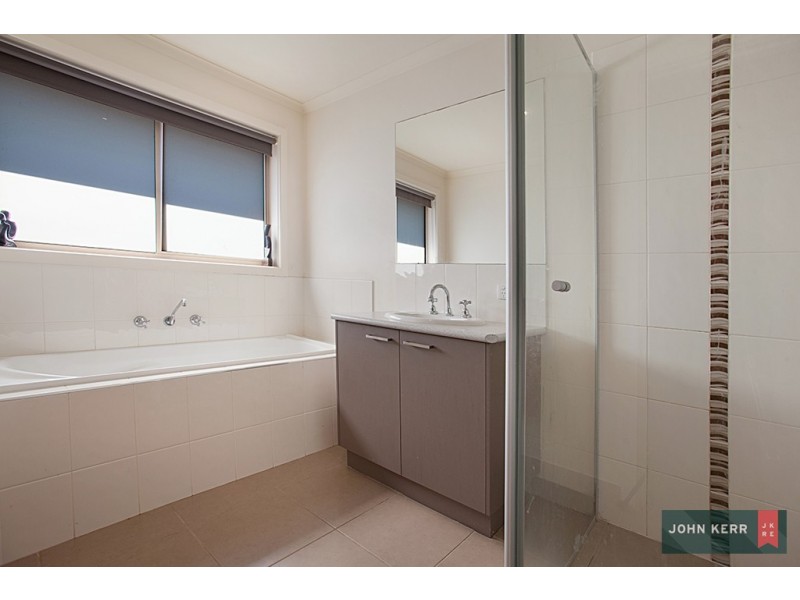 14 Vincent Boulevard, Trafalgar VIC 3824