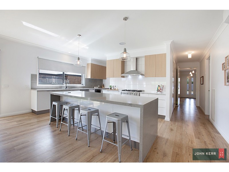 17 Collingwood Dr, Trafalgar VIC 3824