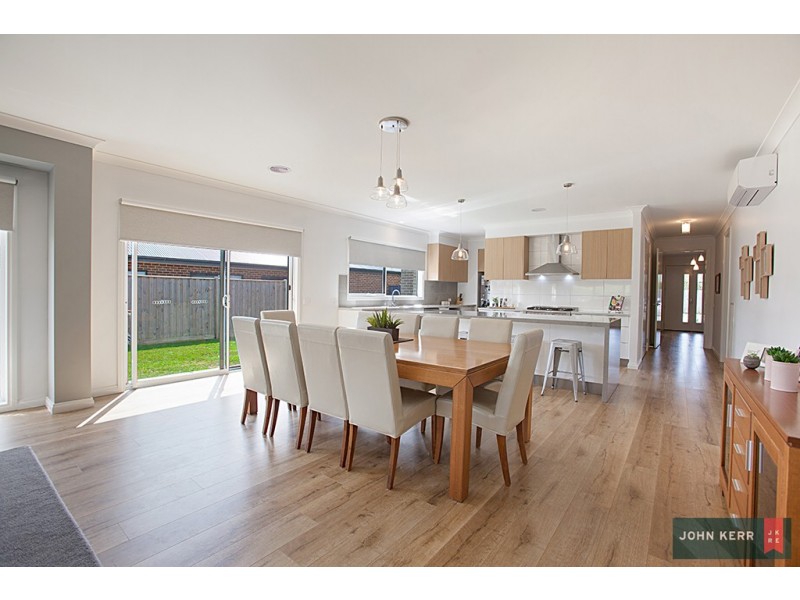 17 Collingwood Dr, Trafalgar VIC 3824