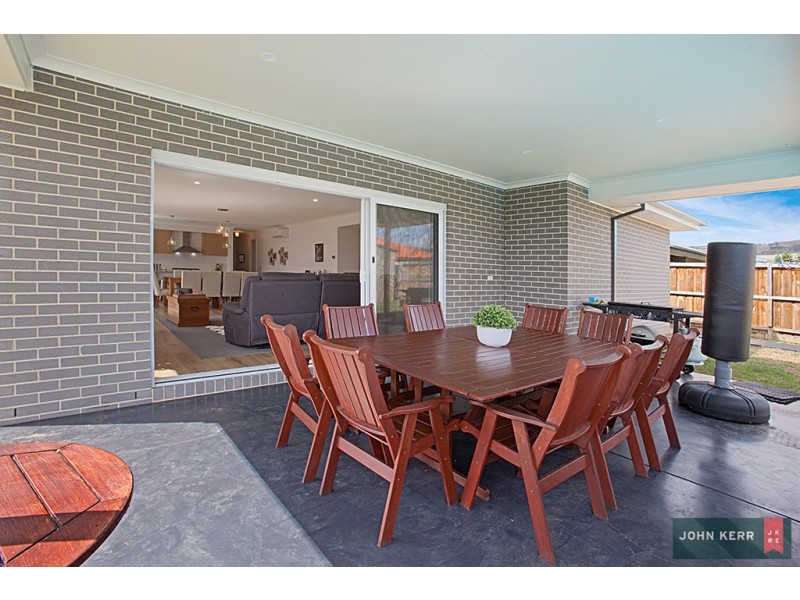 17 Collingwood Dr, Trafalgar VIC 3824