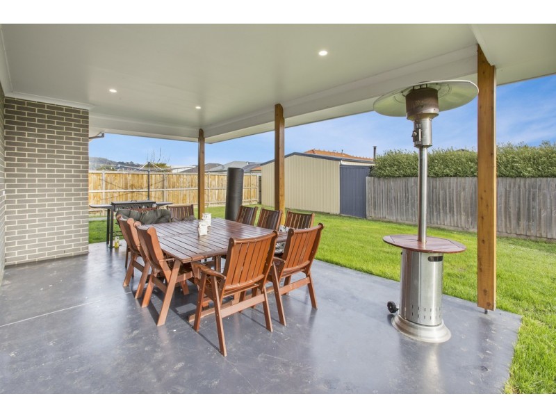 17 Collingwood Dr, Trafalgar VIC 3824