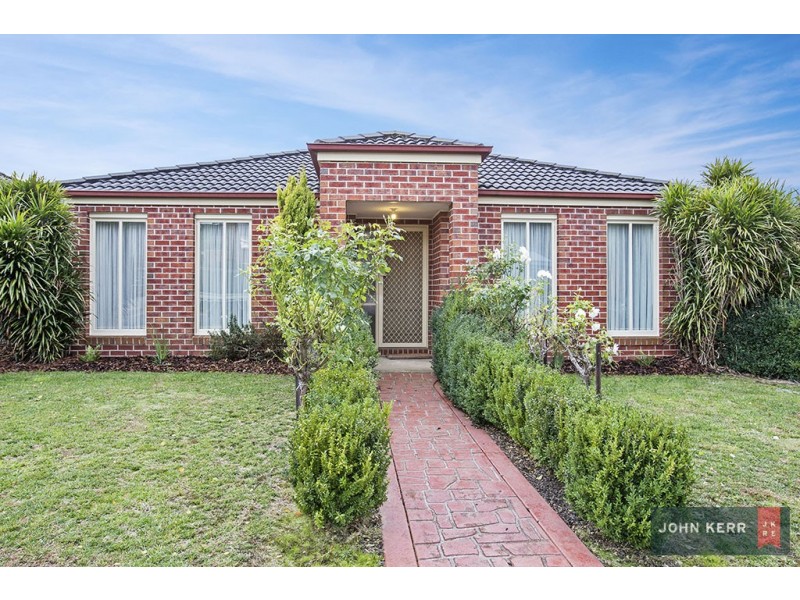 27 Vincent Boulevard, Trafalgar VIC 3824