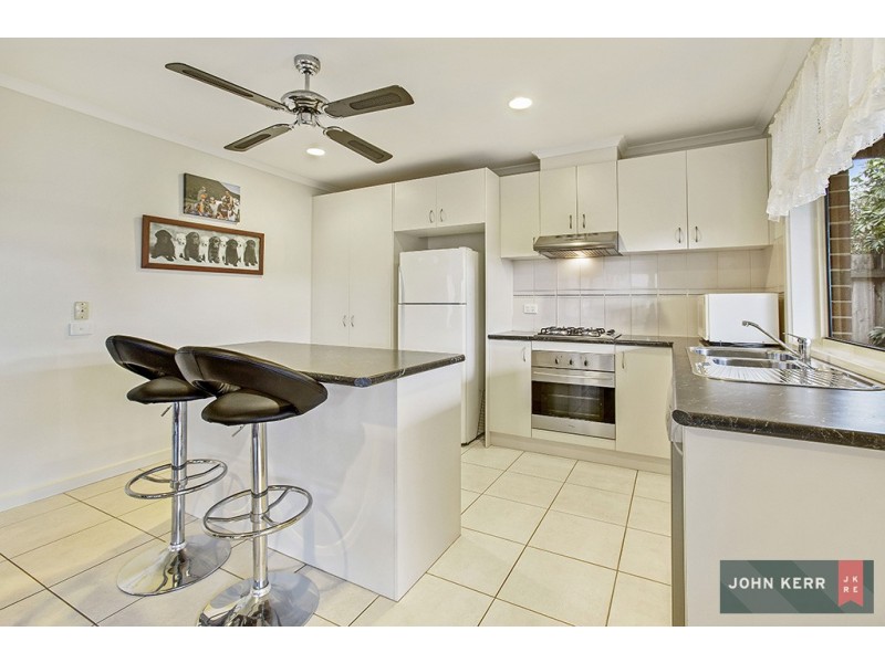 27 Vincent Boulevard, Trafalgar VIC 3824