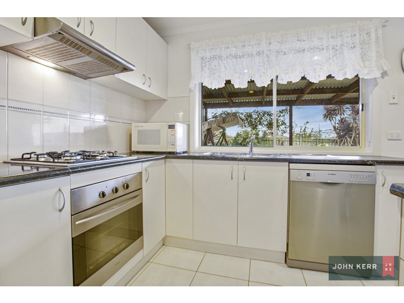 27 Vincent Boulevard, Trafalgar VIC 3824