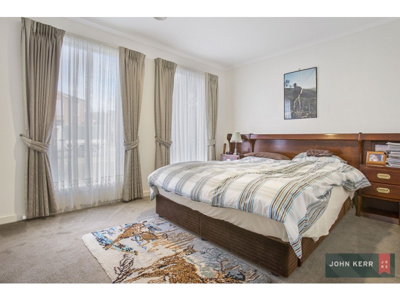 27 Vincent Boulevard, Trafalgar VIC 3824