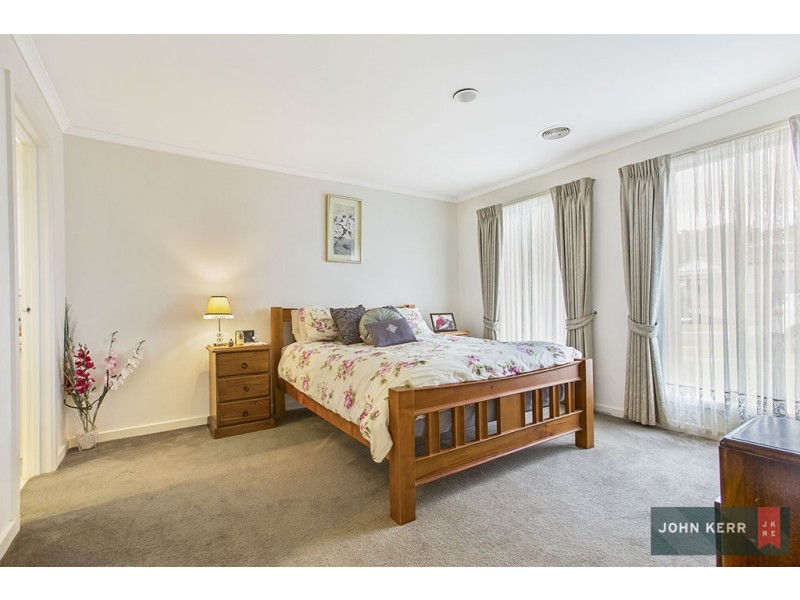 27 Vincent Boulevard, Trafalgar VIC 3824