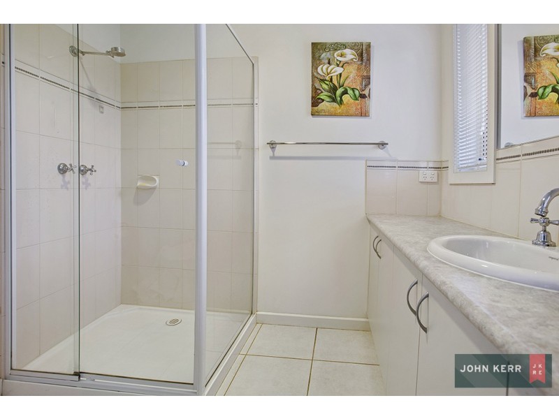 27 Vincent Boulevard, Trafalgar VIC 3824