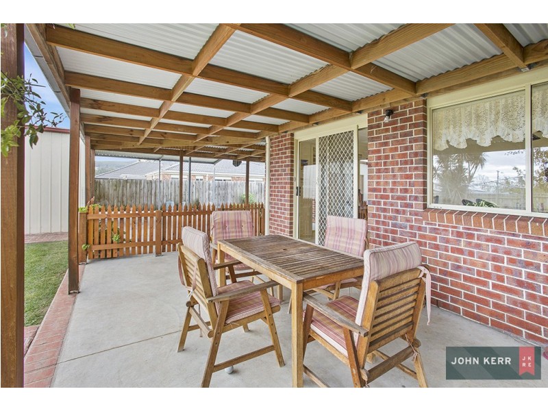 27 Vincent Boulevard, Trafalgar VIC 3824