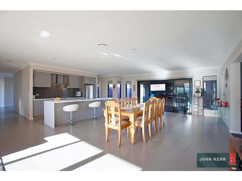 11 Villeneuve Dr, Trafalgar VIC 3824 John Kerr Real Estate (Trafalgar) P/L Sold