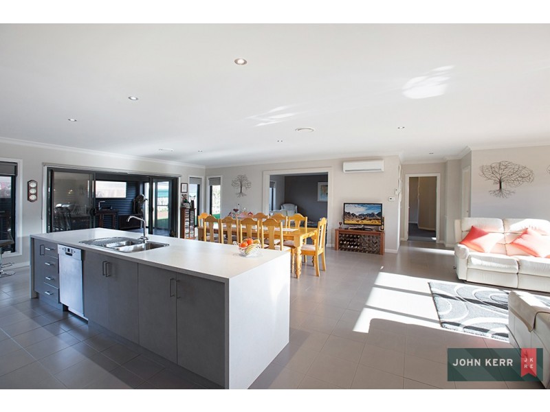 11 Villeneuve Dr, Trafalgar VIC 3824 John Kerr Real Estate (Trafalgar