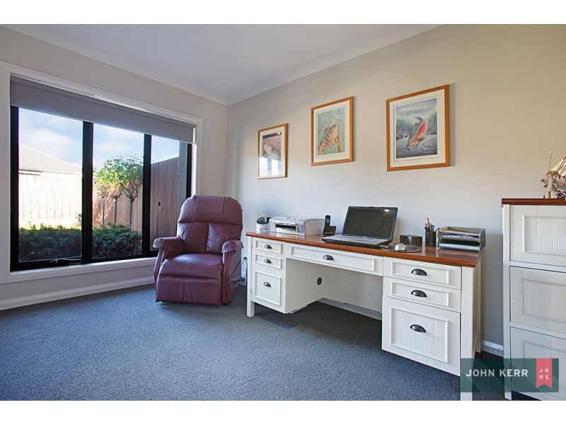 11 Villeneuve Dr, Trafalgar VIC 3824