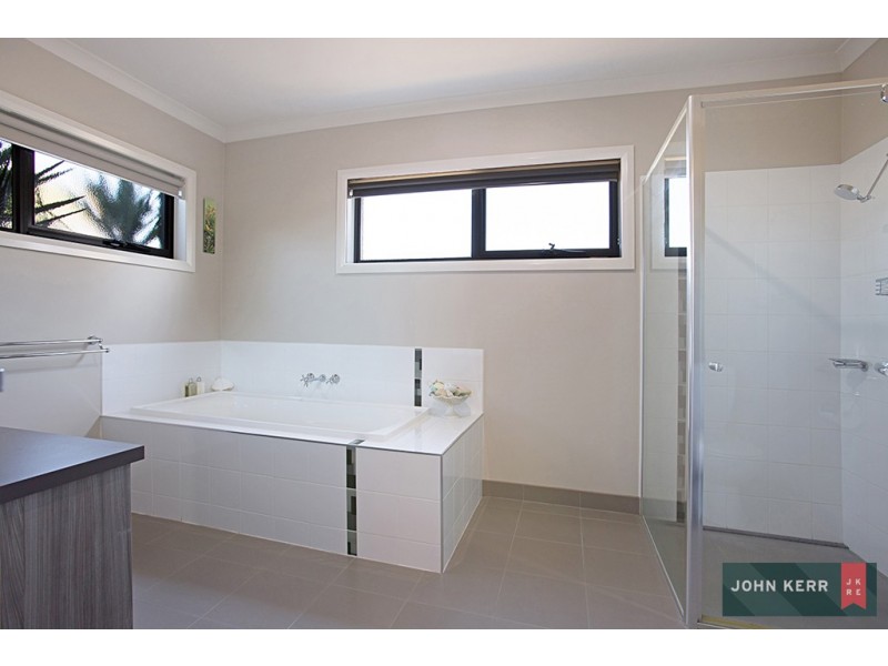 11 Villeneuve Dr, Trafalgar VIC 3824