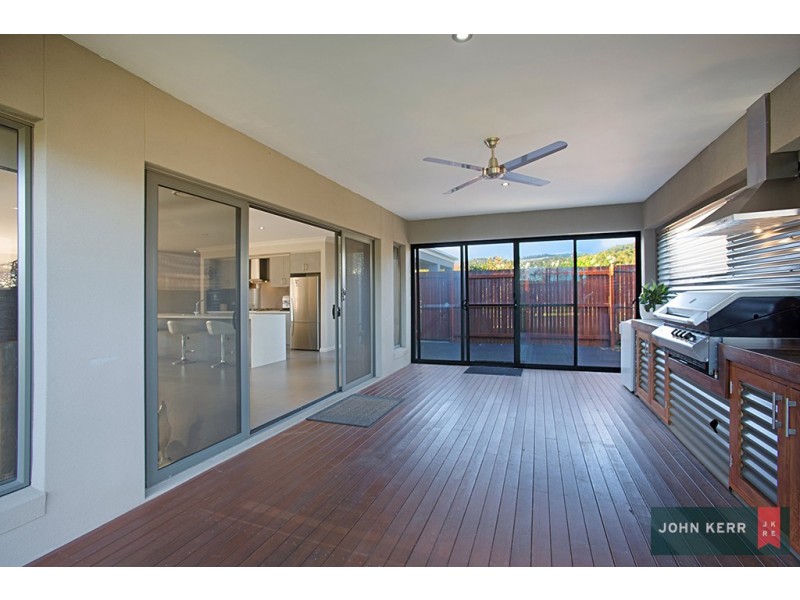 11 Villeneuve Dr, Trafalgar VIC 3824