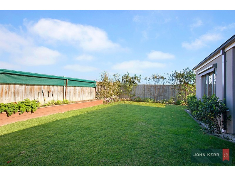 11 Villeneuve Dr, Trafalgar VIC 3824