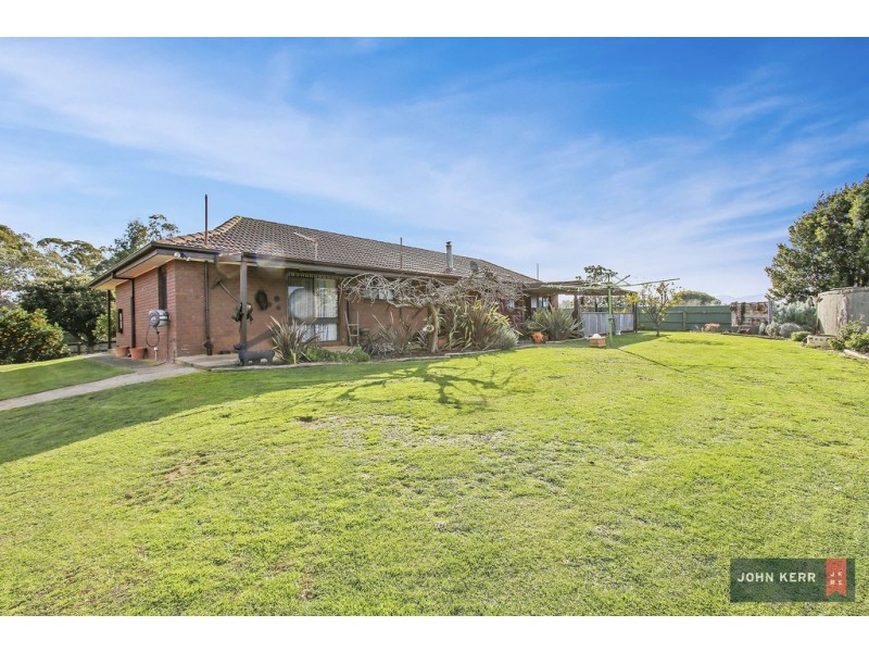 2644 Willow Grove Road, Hill End VIC 3825