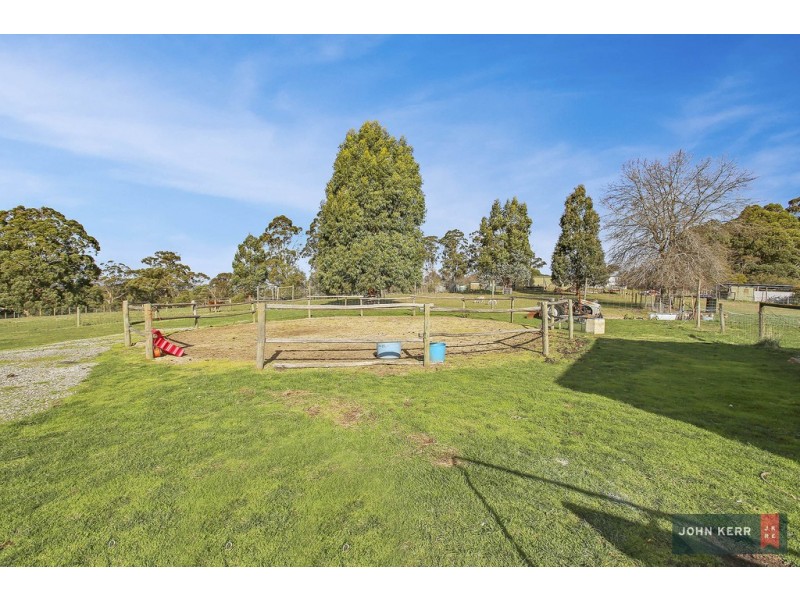 2644 Willow Grove Road, Hill End VIC 3825