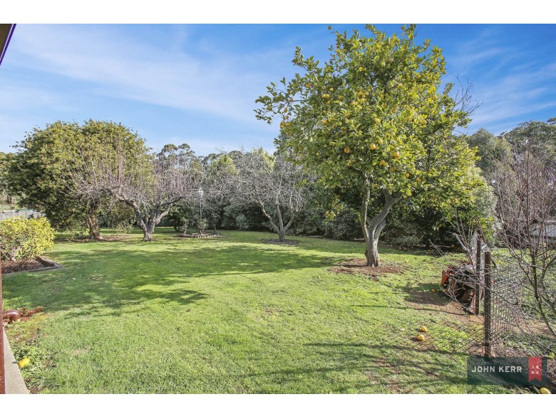 2644 Willow Grove Road, Hill End VIC 3825