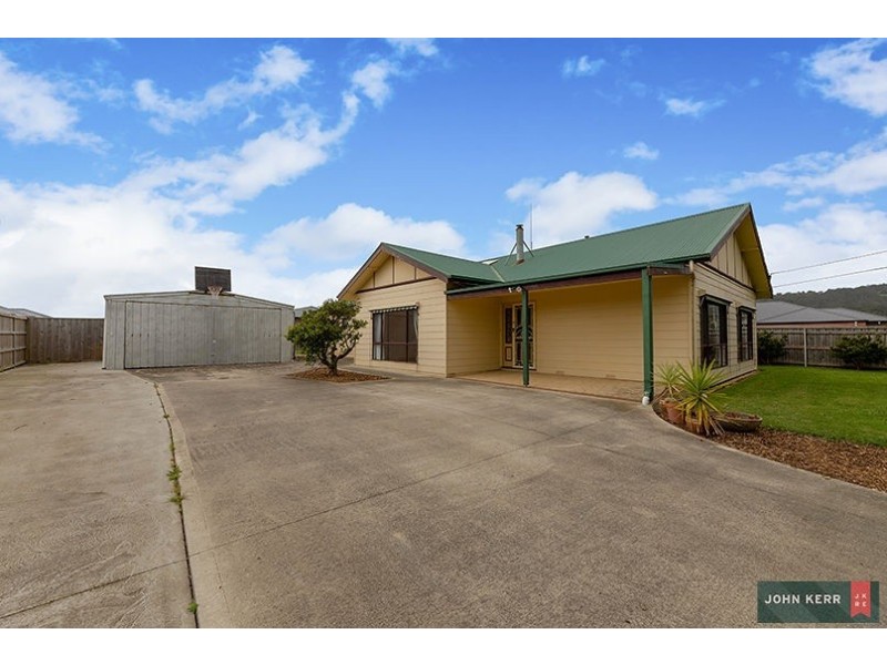 64 LOCH STREET, Yarragon VIC 3823