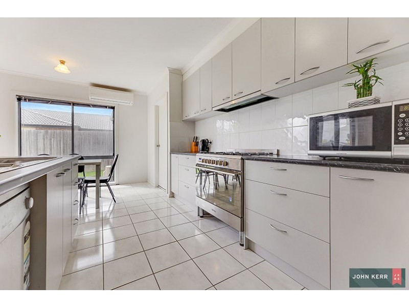17 Vincent Boulevard, Trafalgar VIC 3824