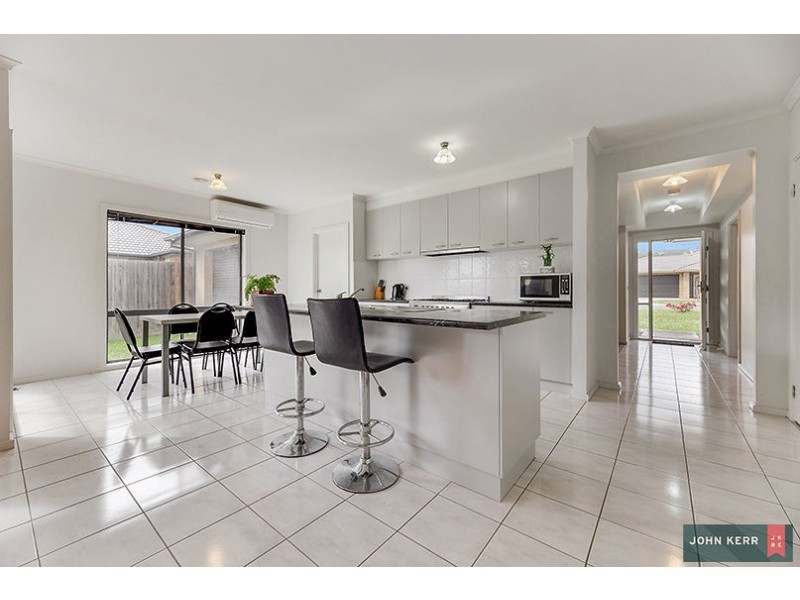 17 Vincent Boulevard, Trafalgar VIC 3824