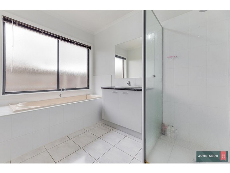 17 Vincent Boulevard, Trafalgar VIC 3824