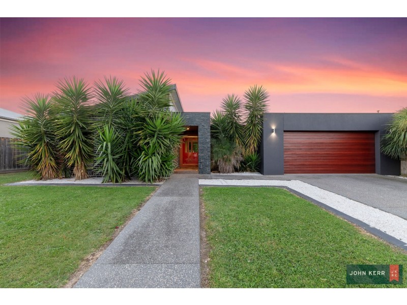 13 Villeneuve Drive, Trafalgar VIC 3824