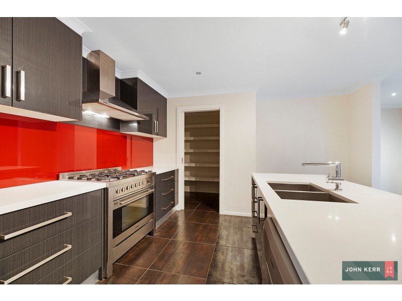 13 Villeneuve Drive, Trafalgar VIC 3824