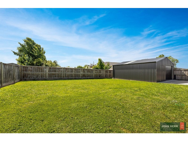 13 Villeneuve Drive, Trafalgar VIC 3824
