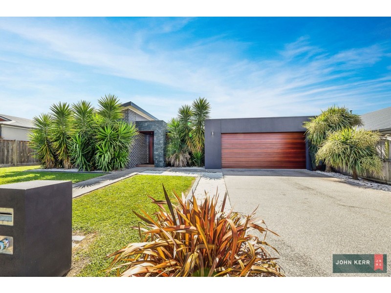 13 Villeneuve Drive, Trafalgar VIC 3824