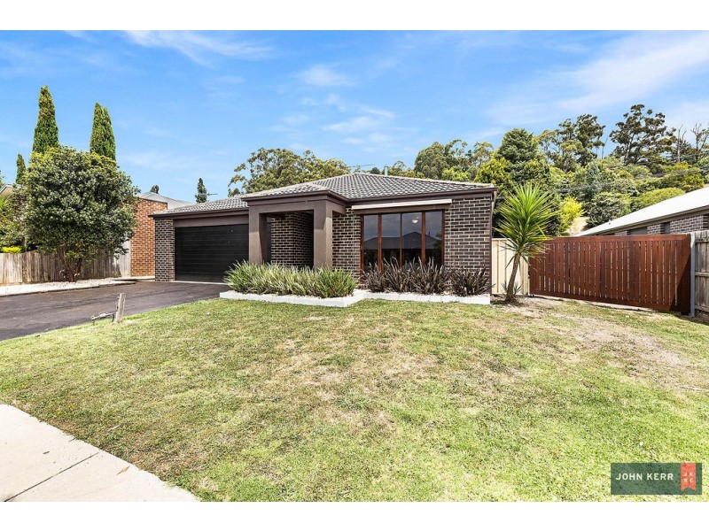 17 Fernlea Close, Trafalgar VIC 3824
