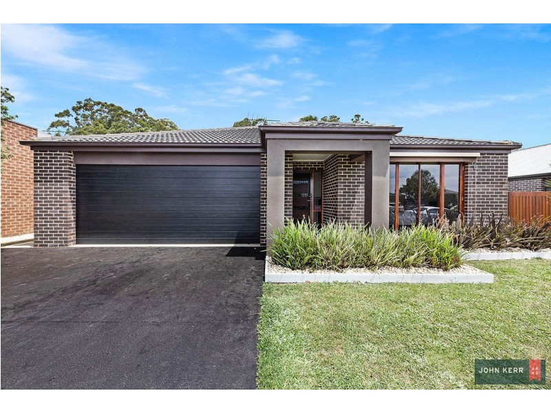 17 Fernlea Close, Trafalgar VIC 3824