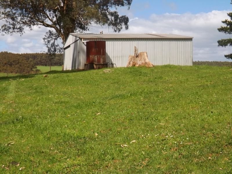 99 McDonalds Track, Narracan VIC 3824